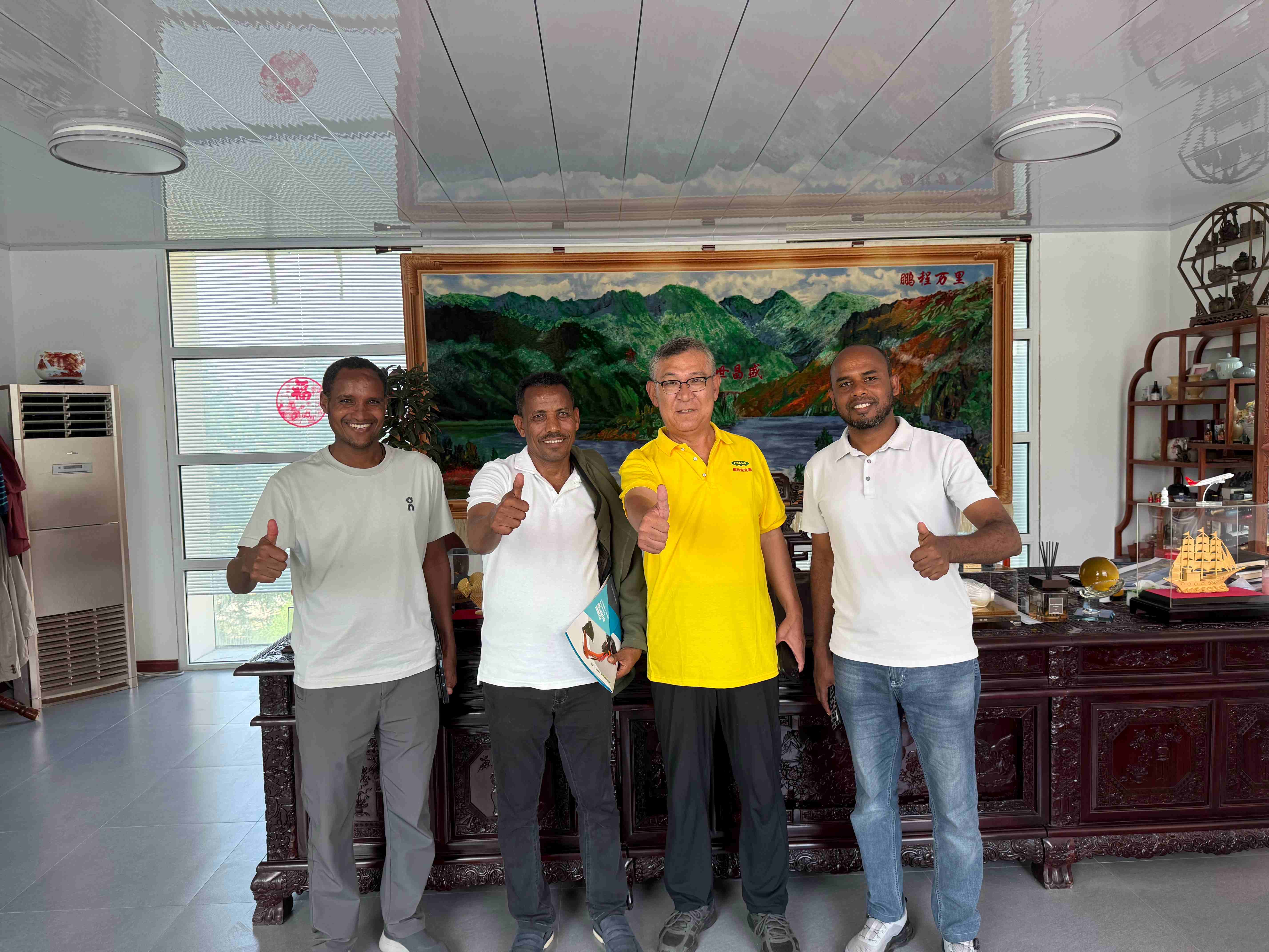 Khách hàng của Ethiopia đã đến thăm nhà máy