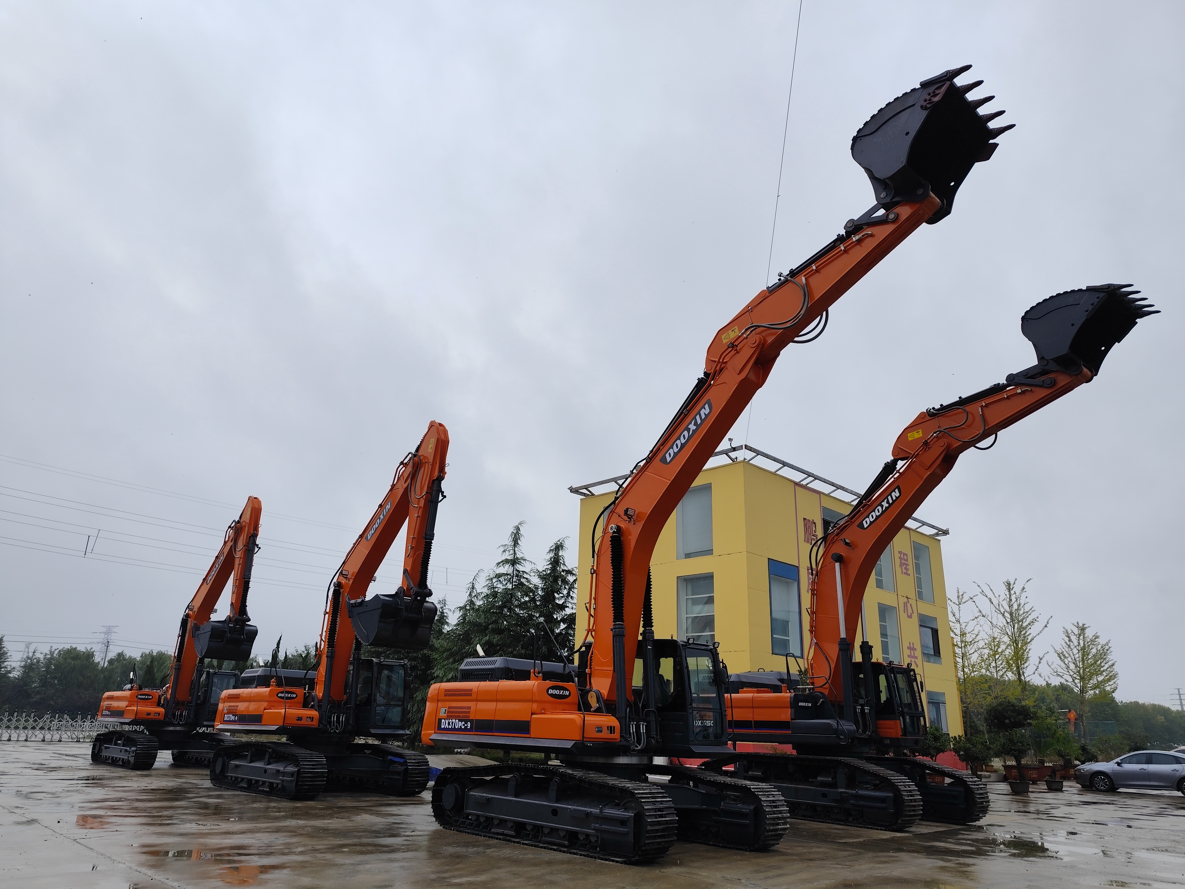 Đoàn khách hàng từ Ecuador đến thăm.